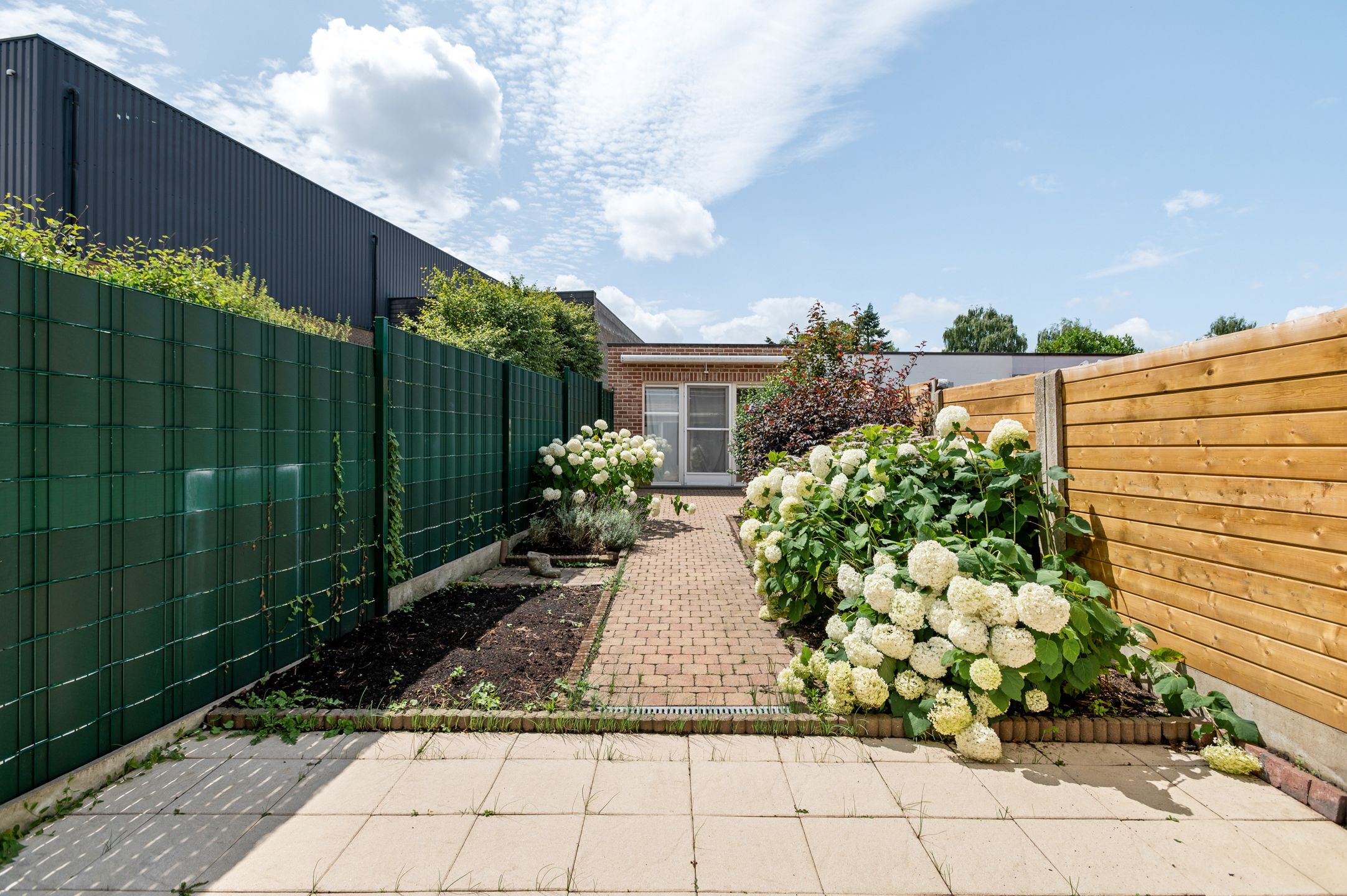 Gelijkvloers 1slpk app met tuin en garage te Turnhout. foto 18