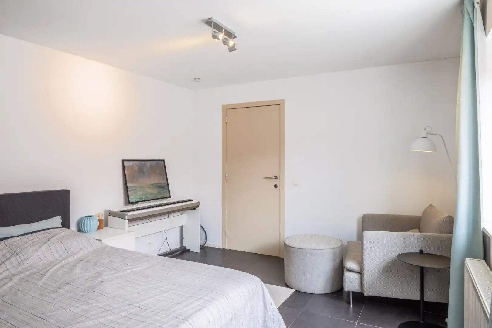 Opportuniteit ..reeds 2 gerenoveerde appartementen en in TOP staat!! foto 15