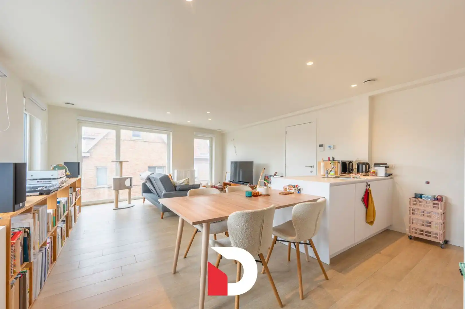 Instapklaar hoekappartement met 2 slk label A en ruim terras centrum Brugge foto {{pictureIndex}}