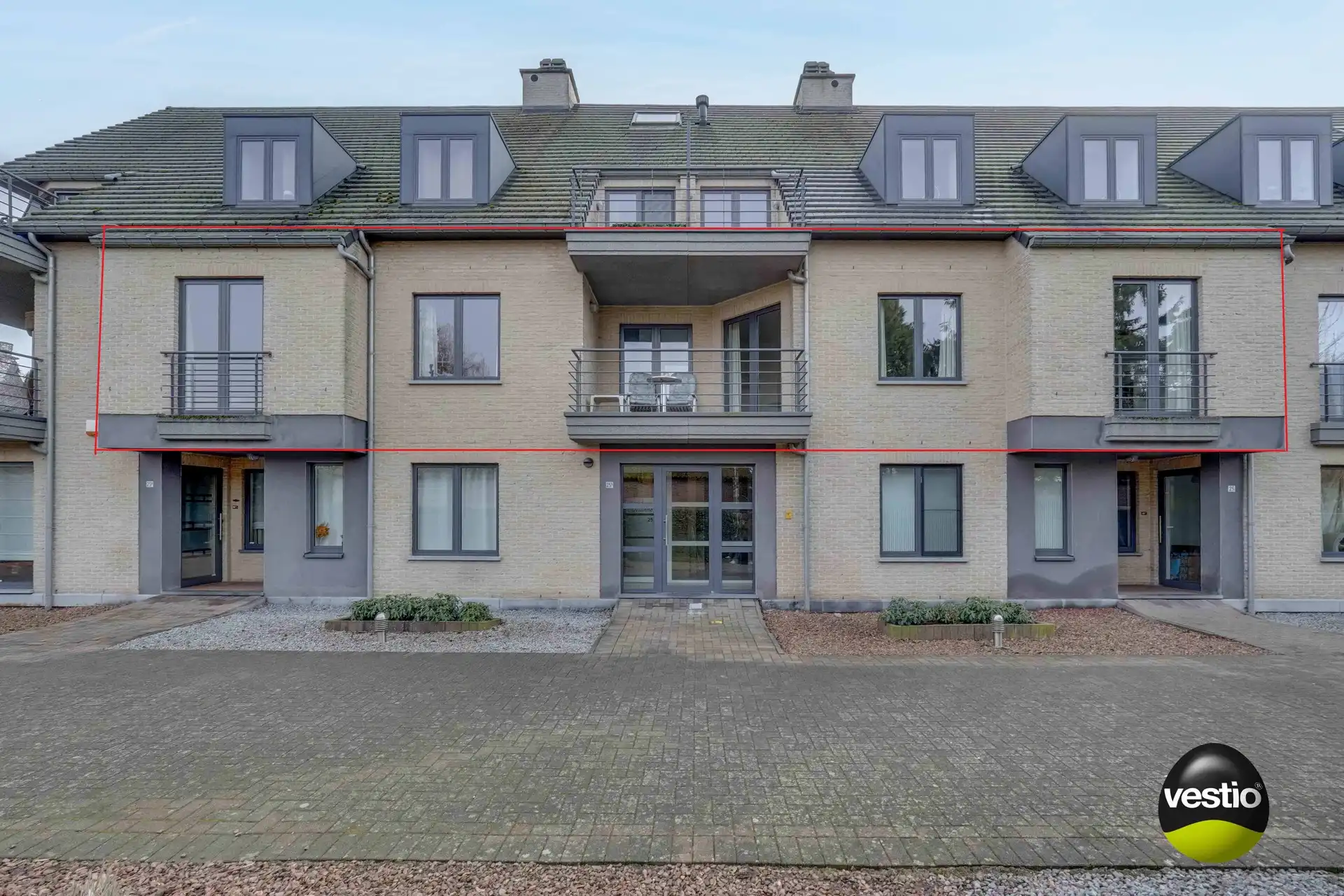 RUIM APPARTEMENT OP RUSTIGE LOCATIE AAN CENTRUM MAASEIK foto {{pictureIndex}}
