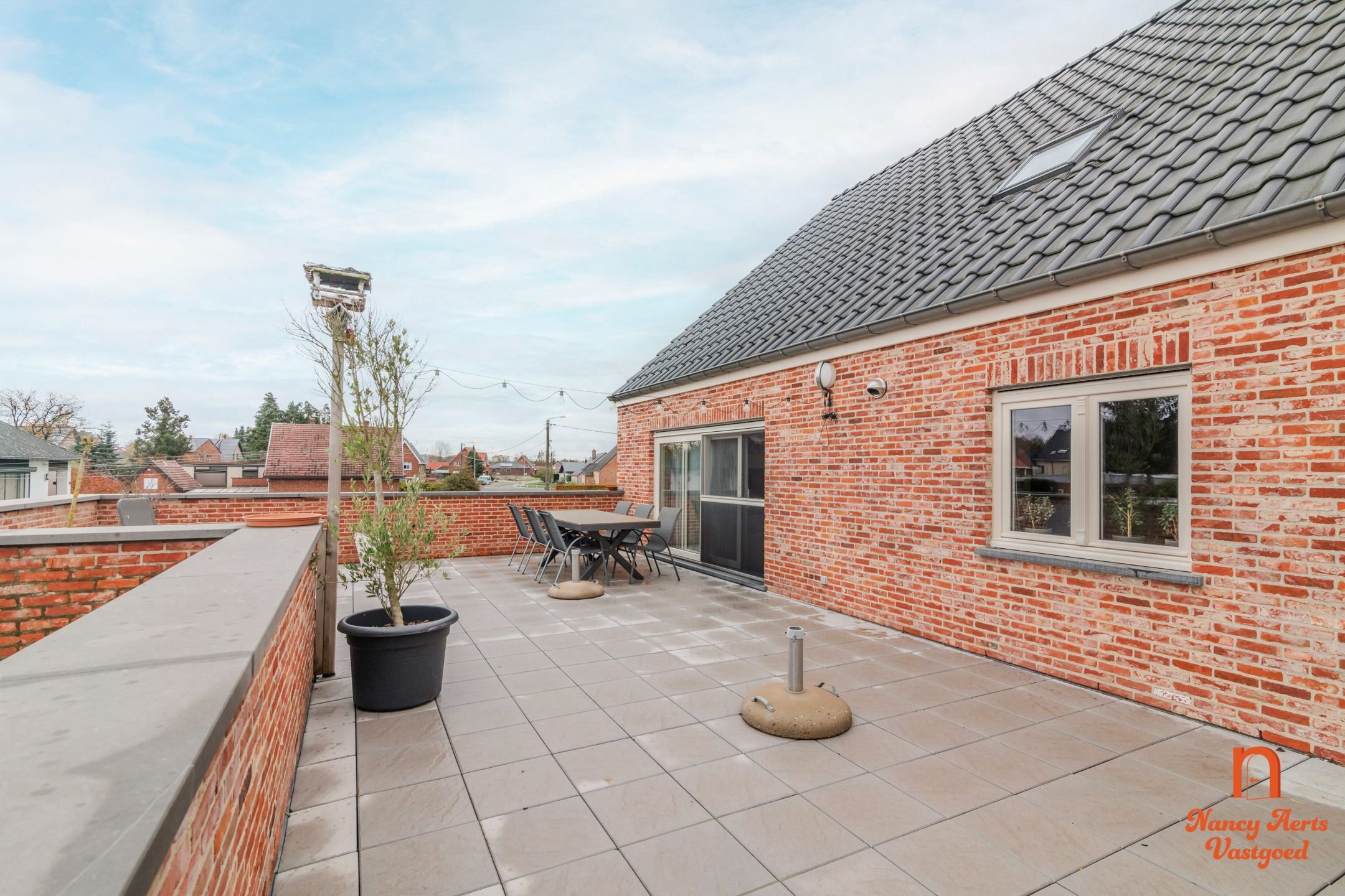 Lichtrijk duplexappartement met ruim terras en eigen ingang foto 25