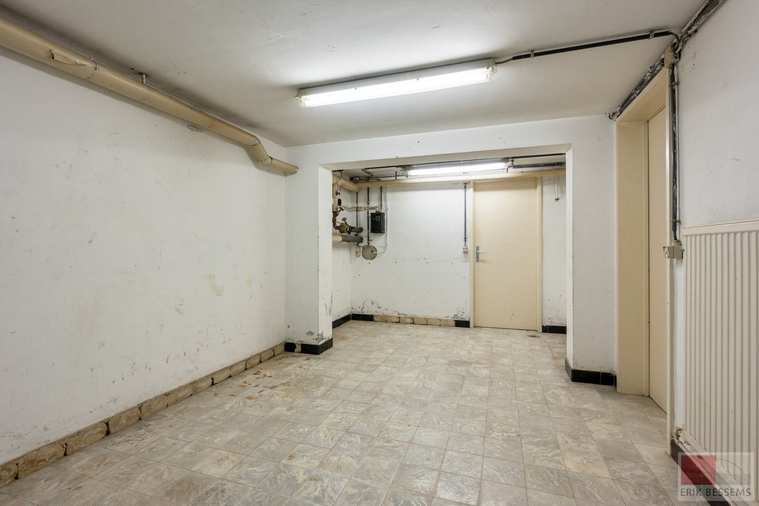 Halfvrijstaande woning uit 1969 op een perceel van 635m², woonopp. 154 m² foto 25