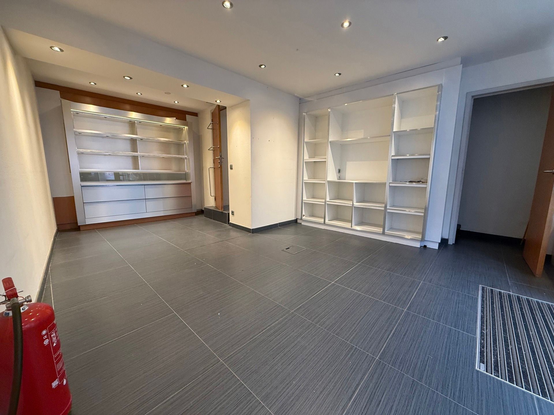 Centraal gelegen handelspand in centrum Oudenaarde foto 4