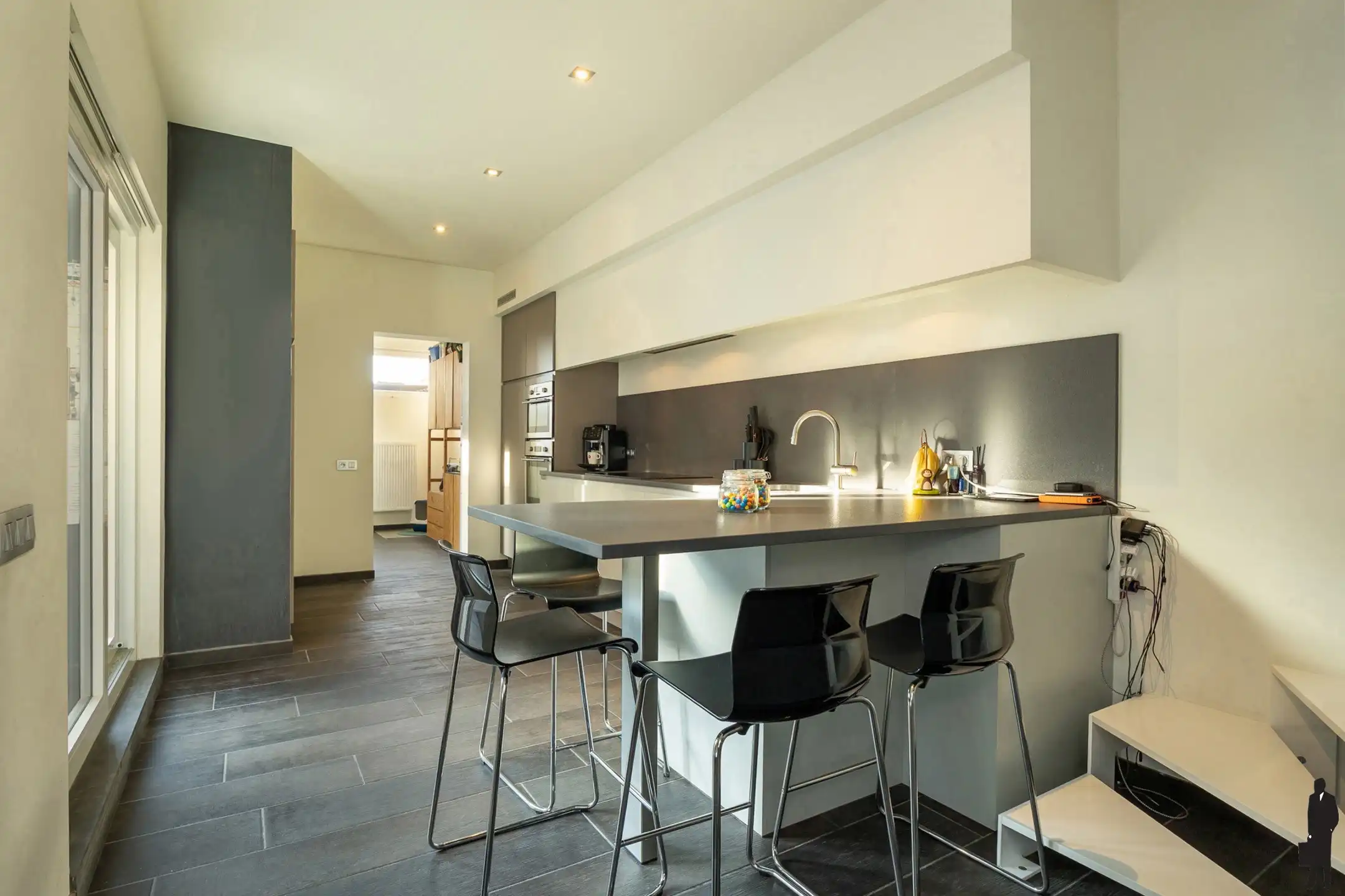 Instapklare, gerenoveerde gezinswoning met ruime tuin foto 8