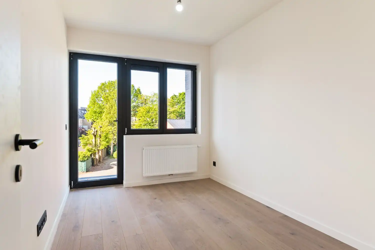 Luxueus appartement met 2 slpk en terras + tuin te Berchem foto 9
