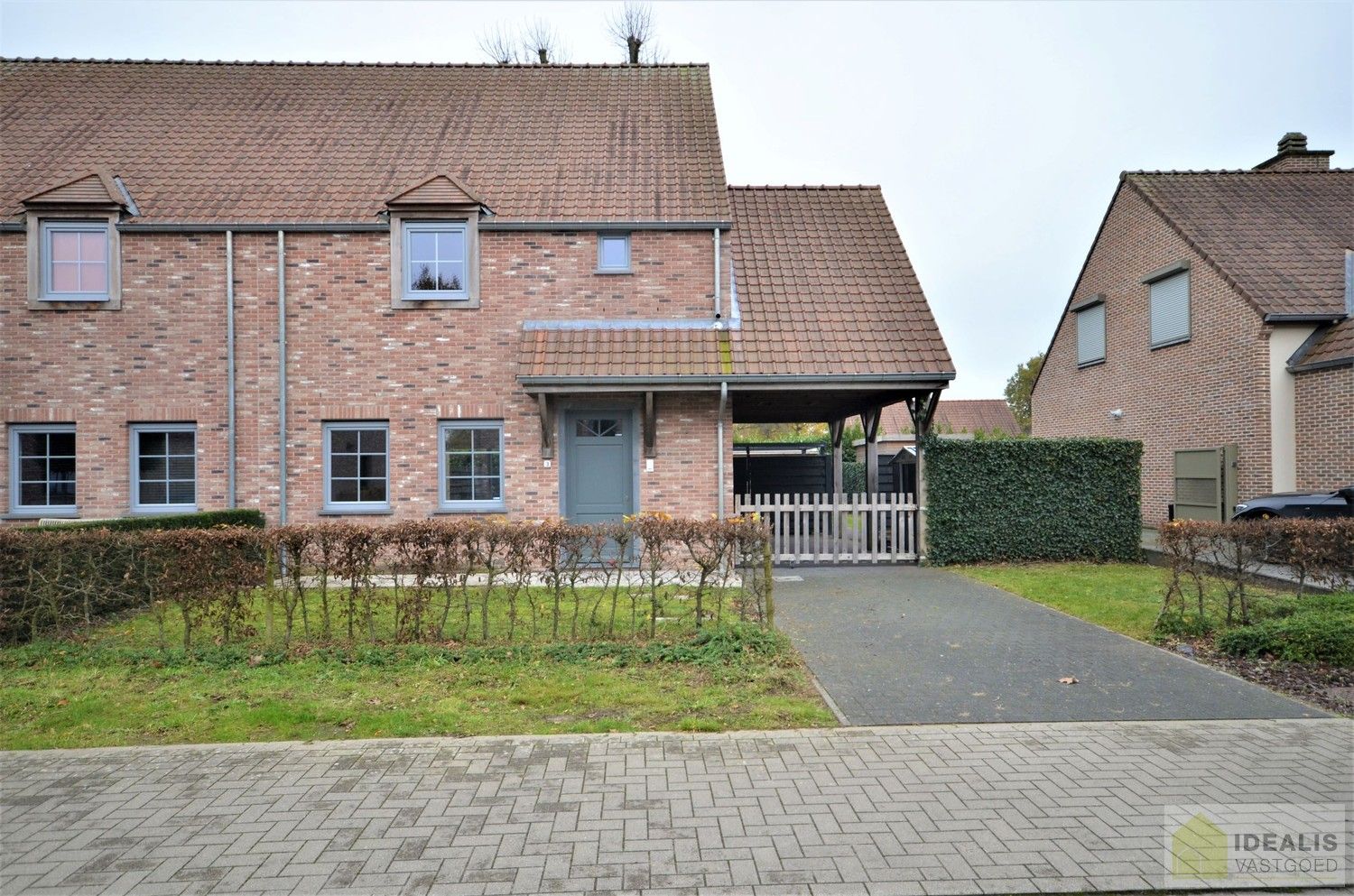INSTAPKLARE GEZINSWONING OP WANDELAFSTAND VAN CENTRUM! foto 2
