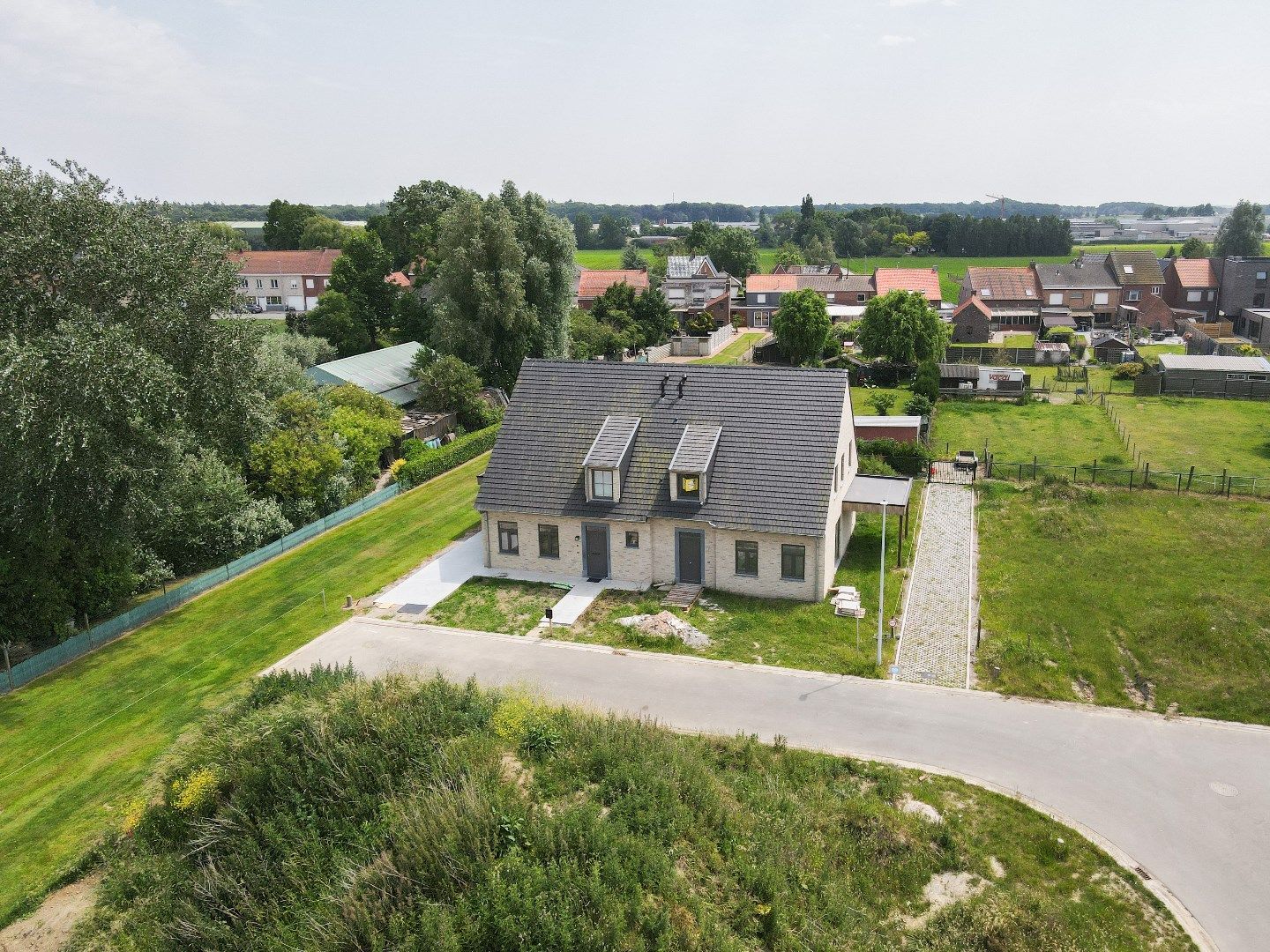 Prachtige nieuwbouwwoning in Houthulst foto {{pictureIndex}}