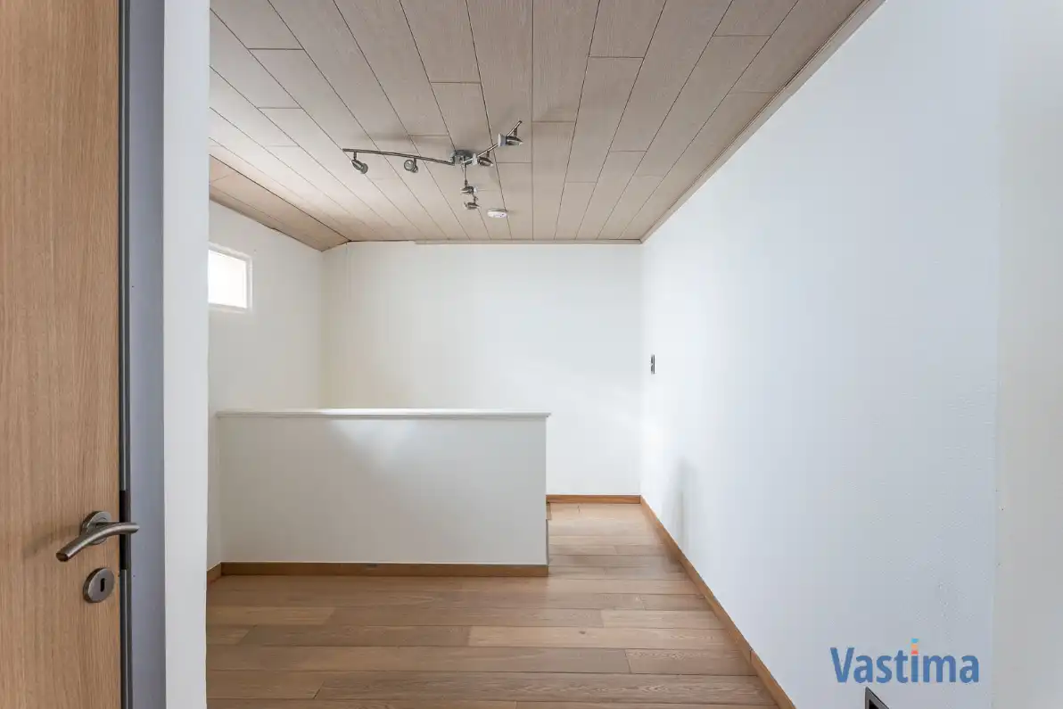 Charmante huurwoning met 2-3 slaapkamers, buitenruimte en garage foto 8