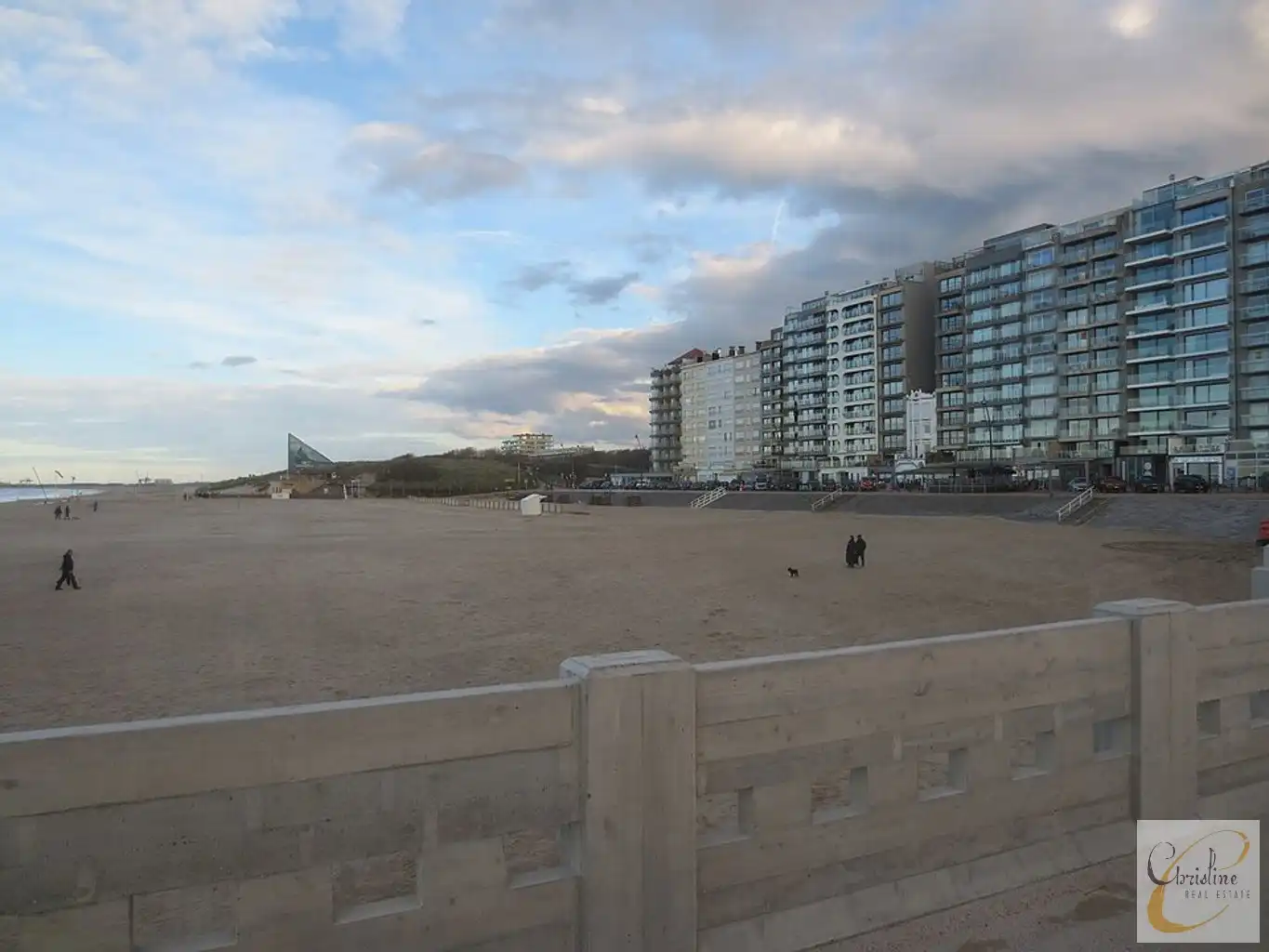 Karaktervol investeringspand op topligging in Blankenberge  foto 16
