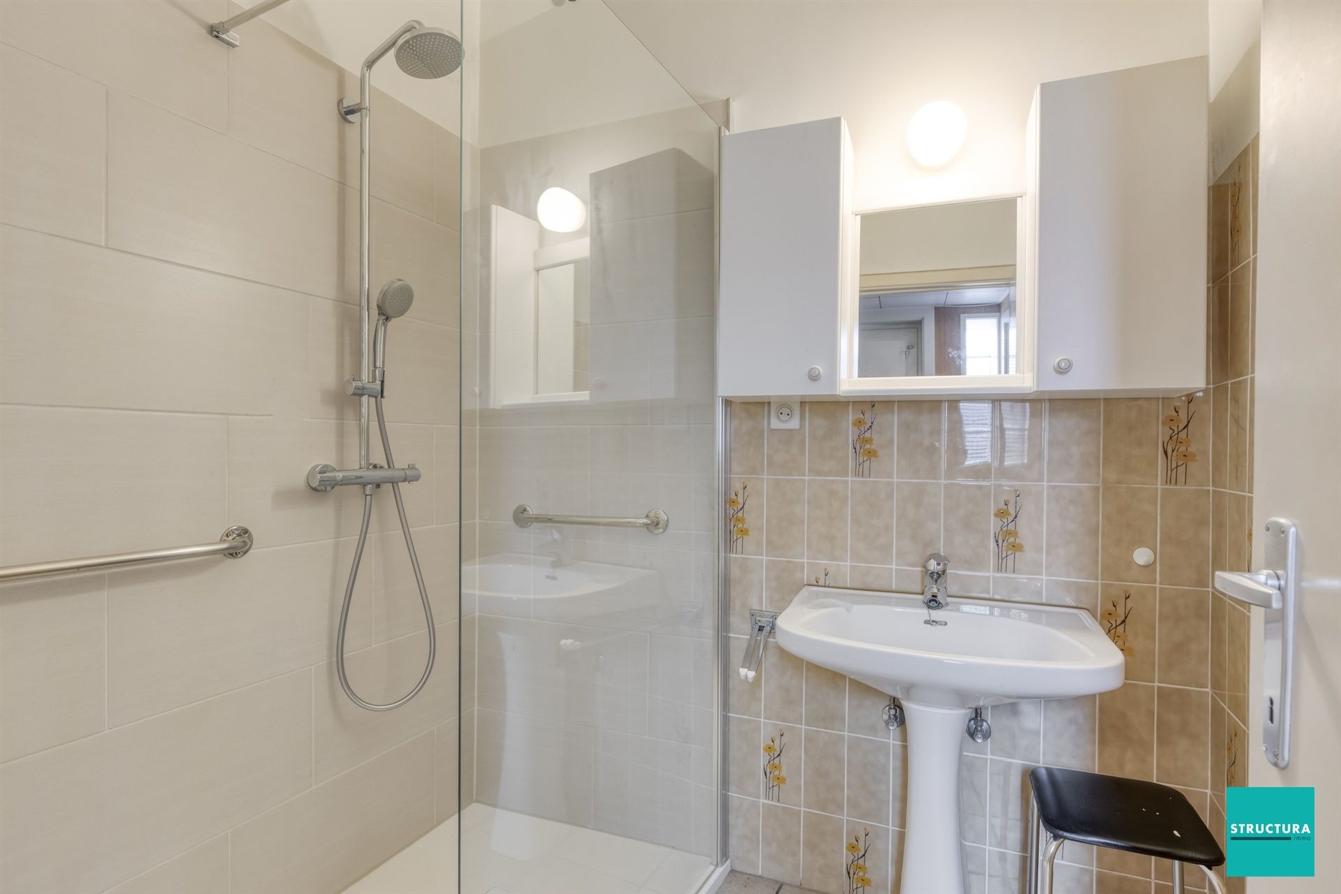 Verzorgde woning met potentieel foto 10