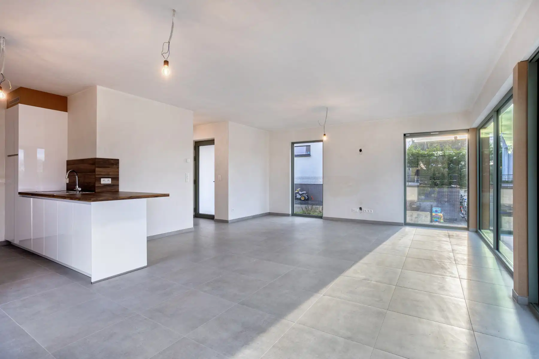 Afgewerkte nieuwbouwwoning met 4 slaapkamers foto 7