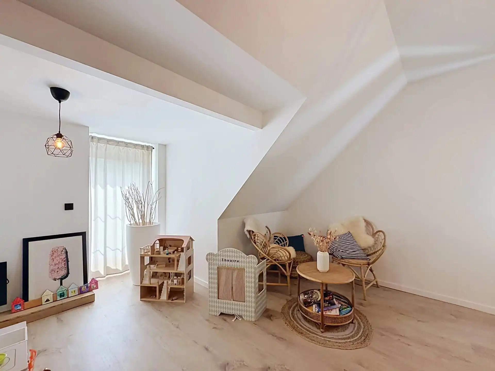 Zeer ruime villa voorzien van alle luxe met 3, mogelijk 5 slaapkamers en 2 badkamers foto 40