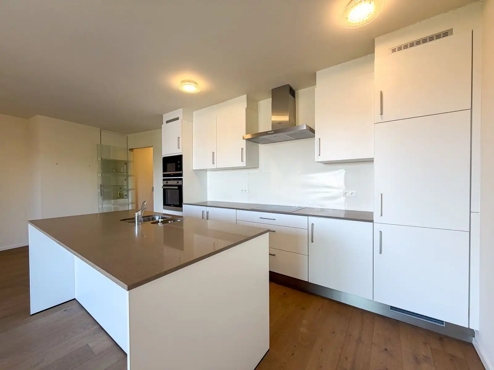 Modern en instapklaar appartement met 1 slpk en zonnig terras in jonge residentie foto 6