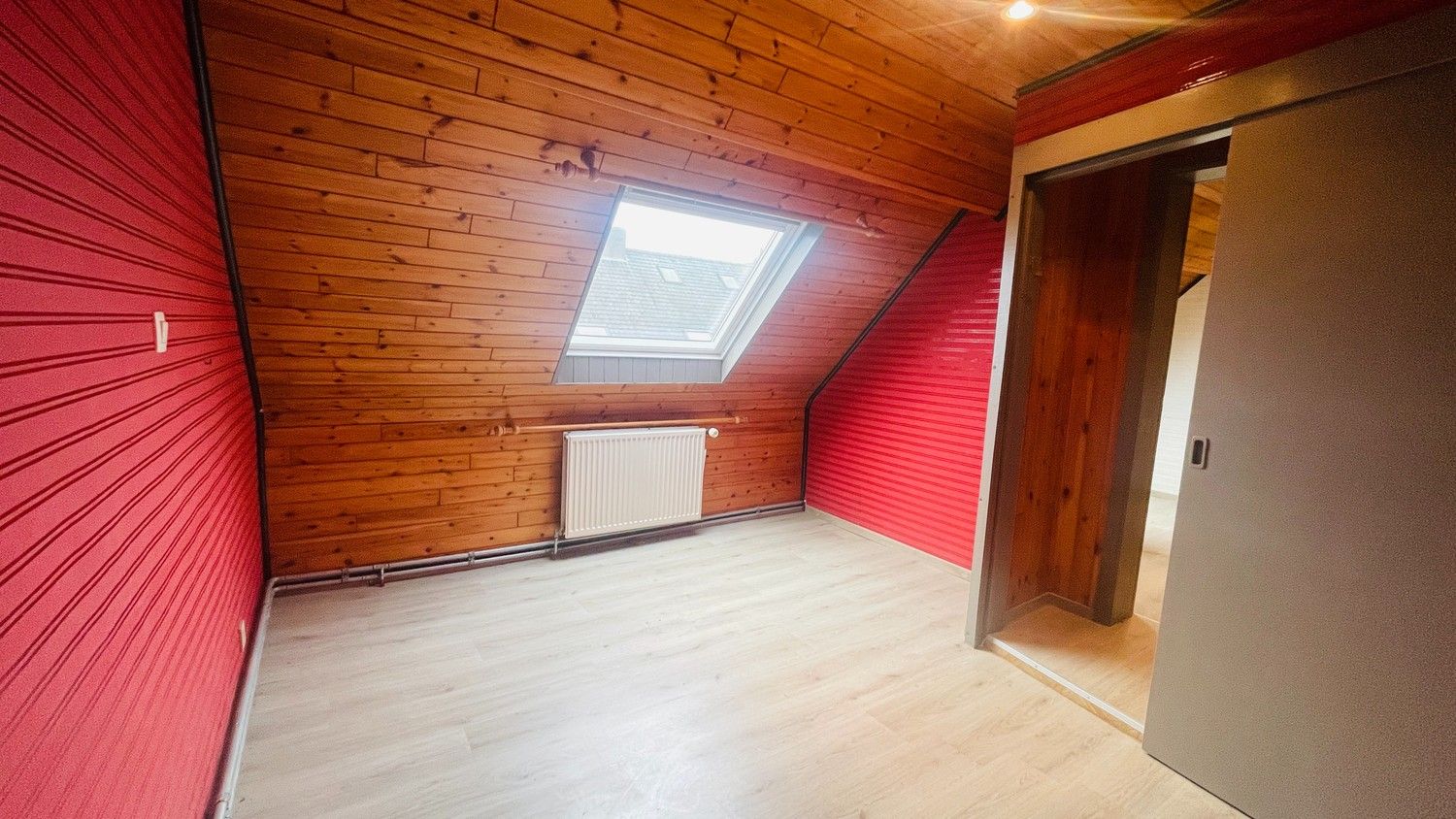 Centraal gelegen woning met 3 slpks, ruime volumes en zonnige buitenruimte foto 11