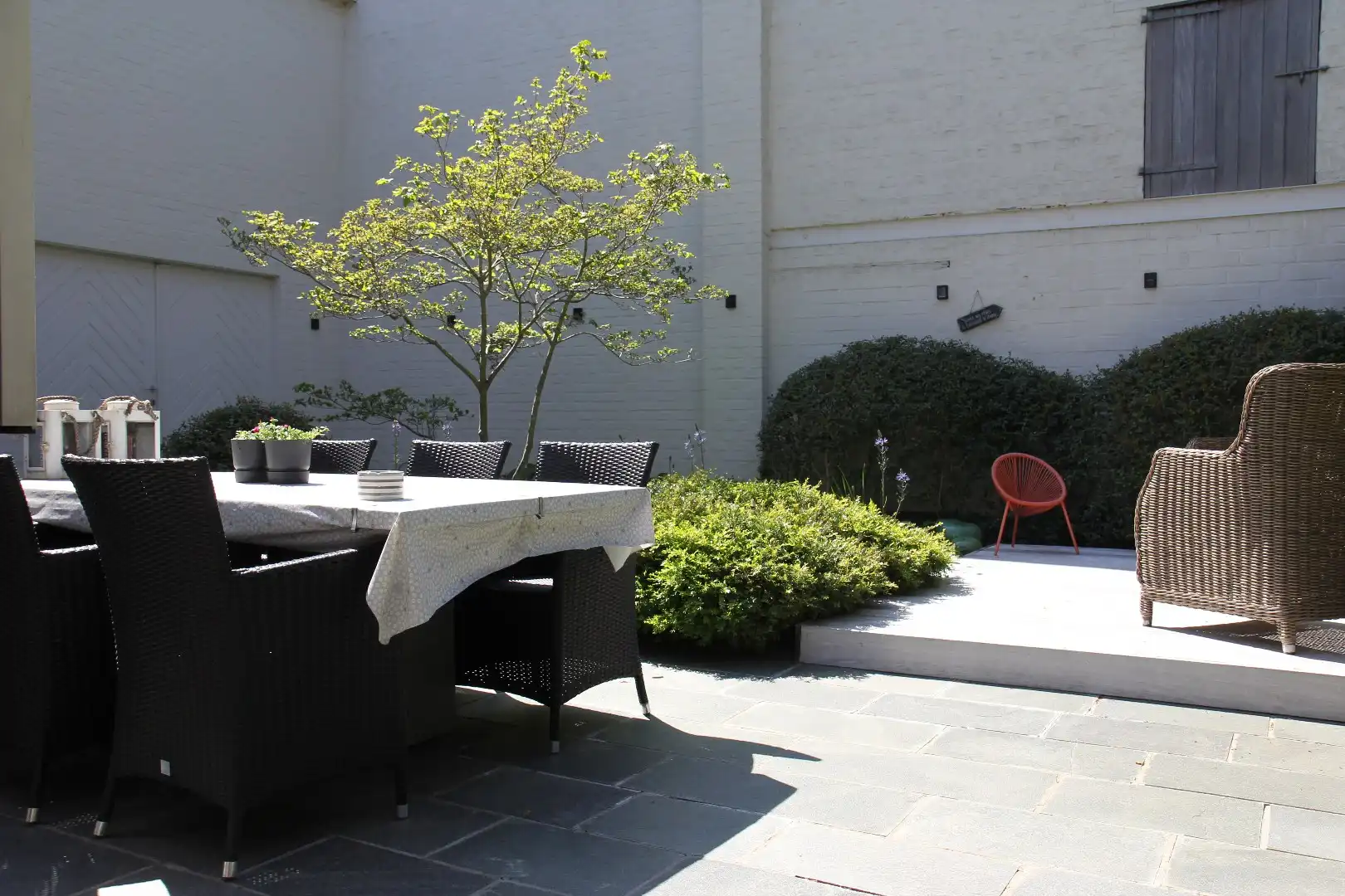 Ruime gezinswoning (278m²) met zonnige, rustige tuin zonder inkijk in Beveren-Leie foto 9