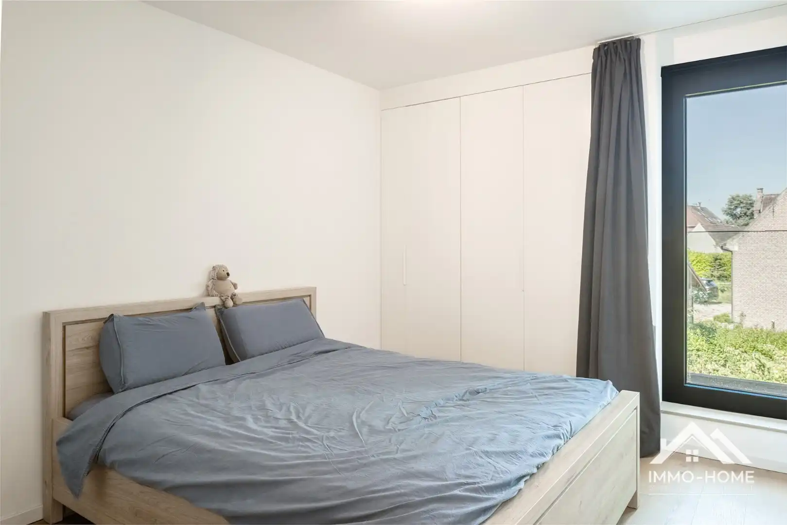 Instapklaar modern appartement met autostaanplaats foto 14