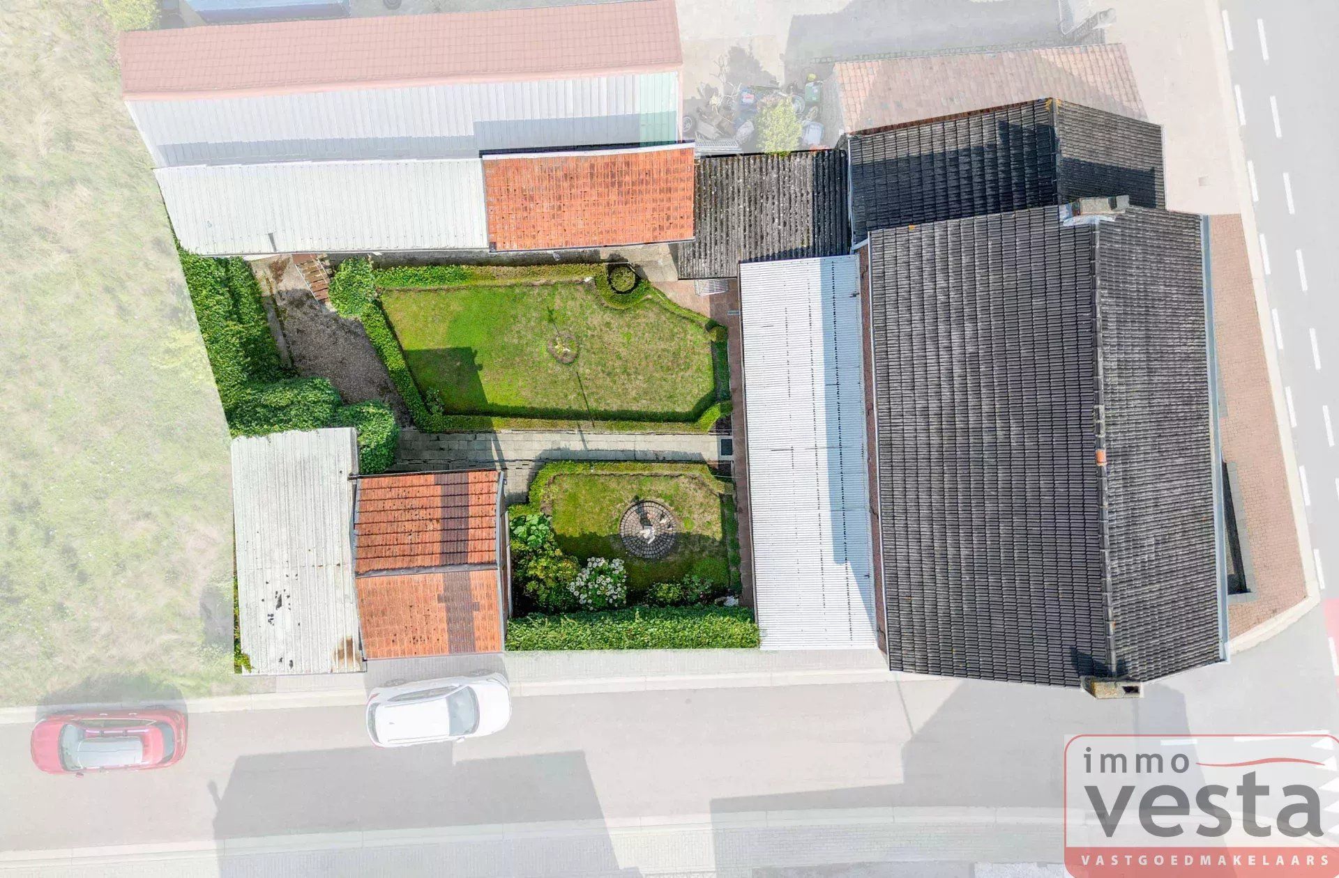 Te renoveren woning met landelijke ligging foto 3