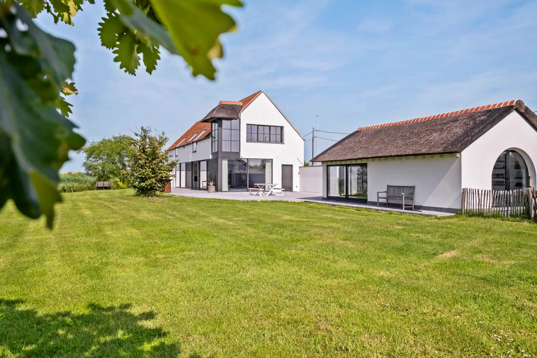 Moderne villa te Zuienkerke met uniek zicht!  foto {{pictureIndex}}