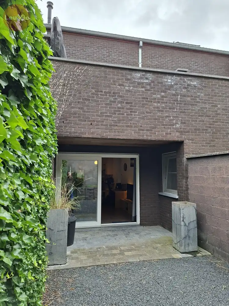 Ruim gelijkvloers appartement / 2 slpkms / autostaanplaats /tuintje in stadsrand foto 6