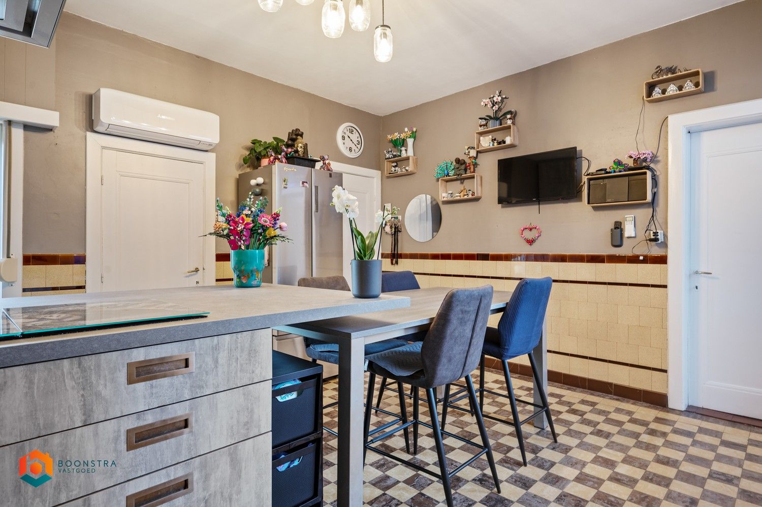 Authentieke woning met 4 slpkrs, loft en magazijn te O-L-V-Waver foto 8