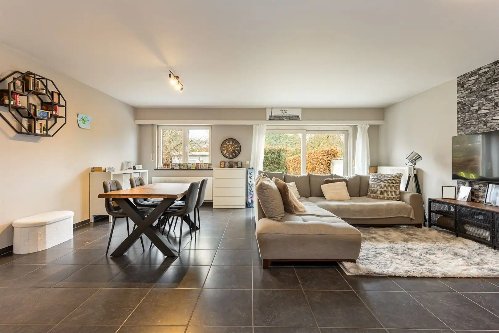 Ruim & licht appartement met zuidwest tuin. foto 3