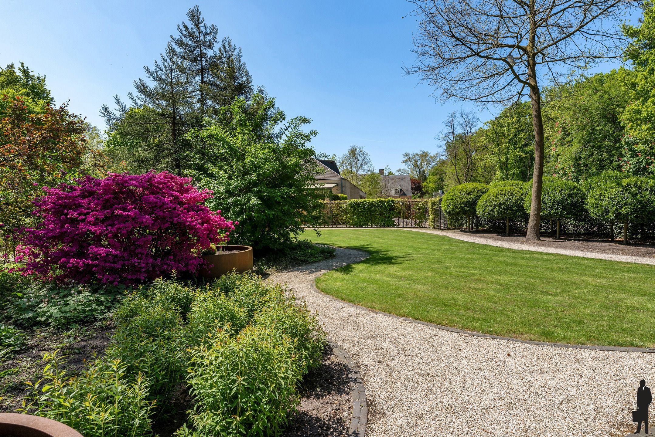 Residentiële villa op hoekperceel van ca. 2.452m² foto 33