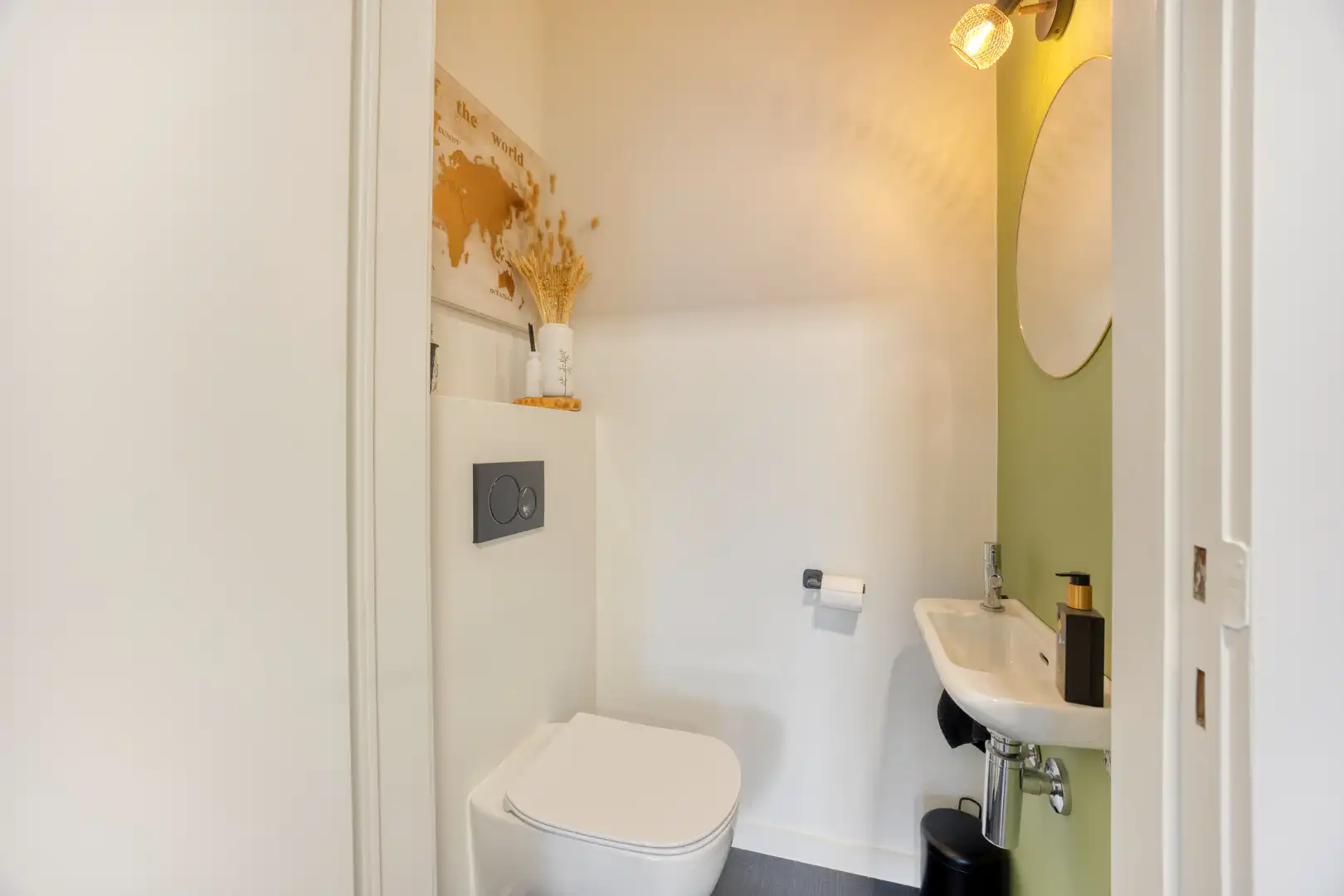 Leuk gerenoveerd appartement met garage in centrum Lauwe! foto 3