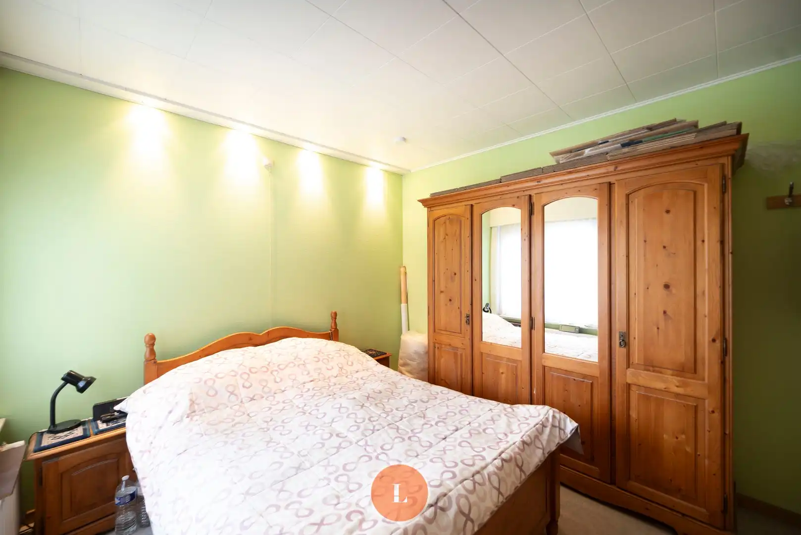 Te koop bungalow met 4 slaapkamers en ruime garage in rustige buurt foto 15