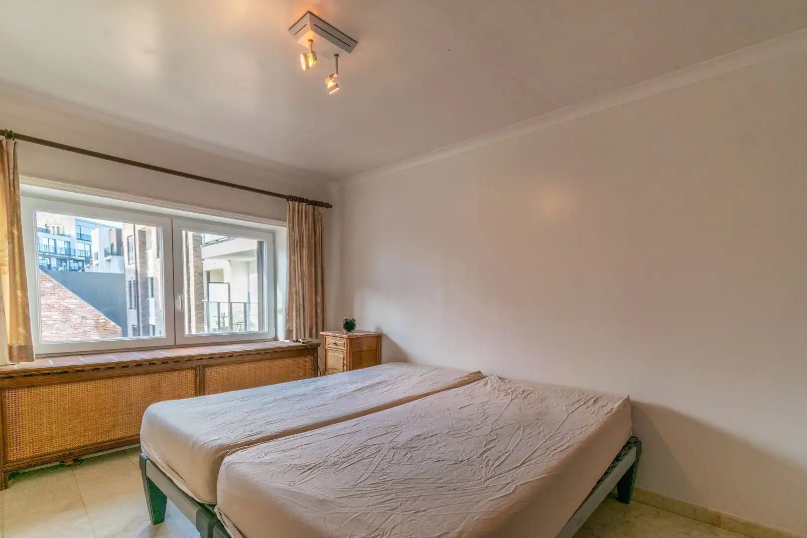 Karaktervol hoogwaardig afgewerkt gebouw met winkelruimte en woonst  foto 10