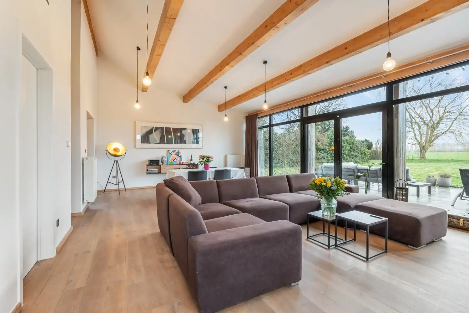 Unieke architecturale woning op toplocatie in het groen foto 2