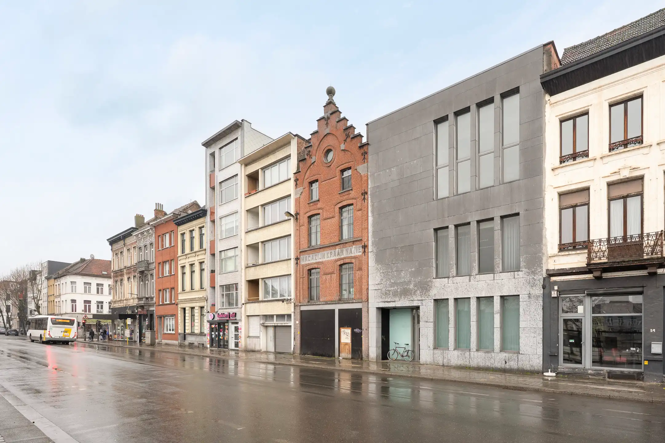 ANTWERPEN - Vernieuwd, ruim appartement met twee slaapkamers foto 8