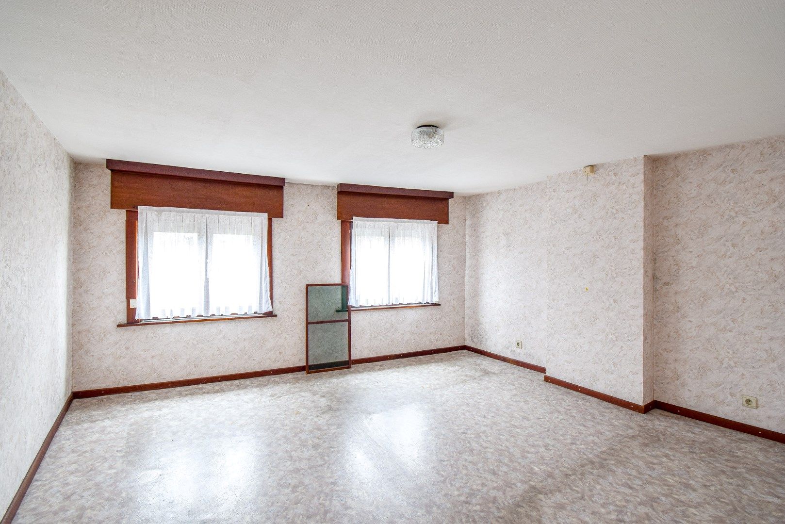 Te renoveren halfopen woning in Koekelare foto 12
