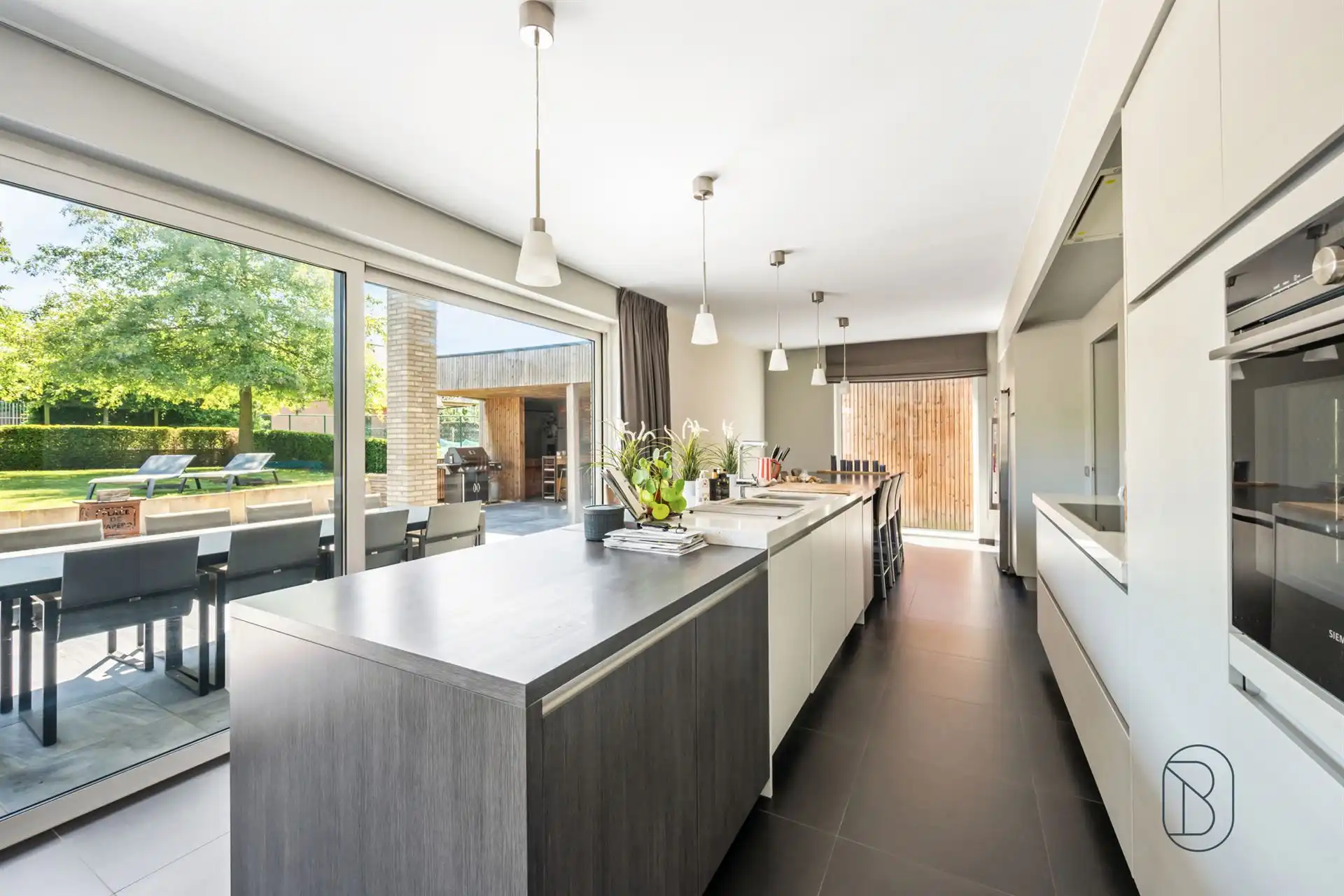 Grote energiezuinige villa met zwemvijver en mooie tuin foto 10