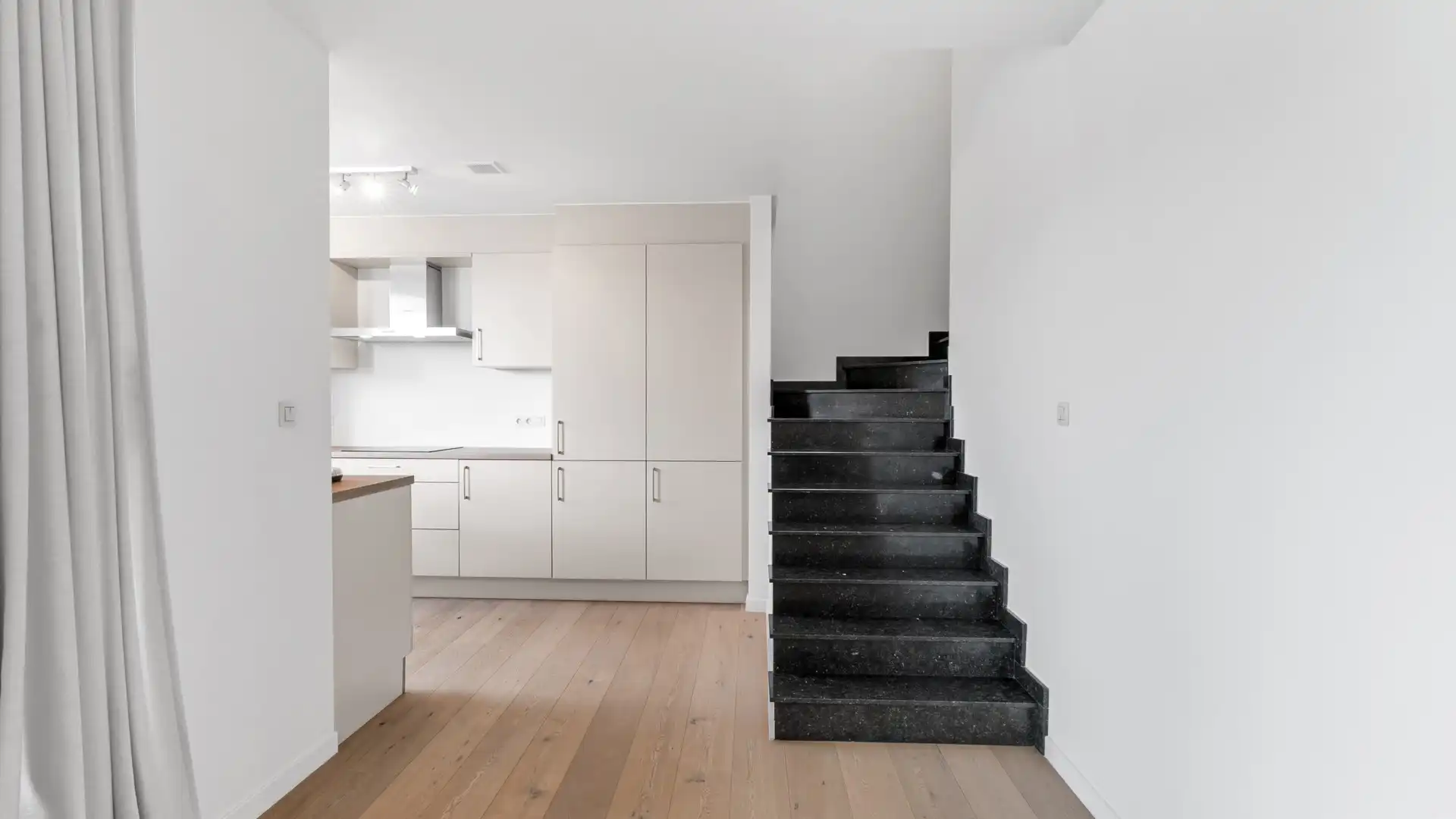 Exclusief appartement van 164,88 m2 met 2 terrassen in centrum Maaseik foto 27