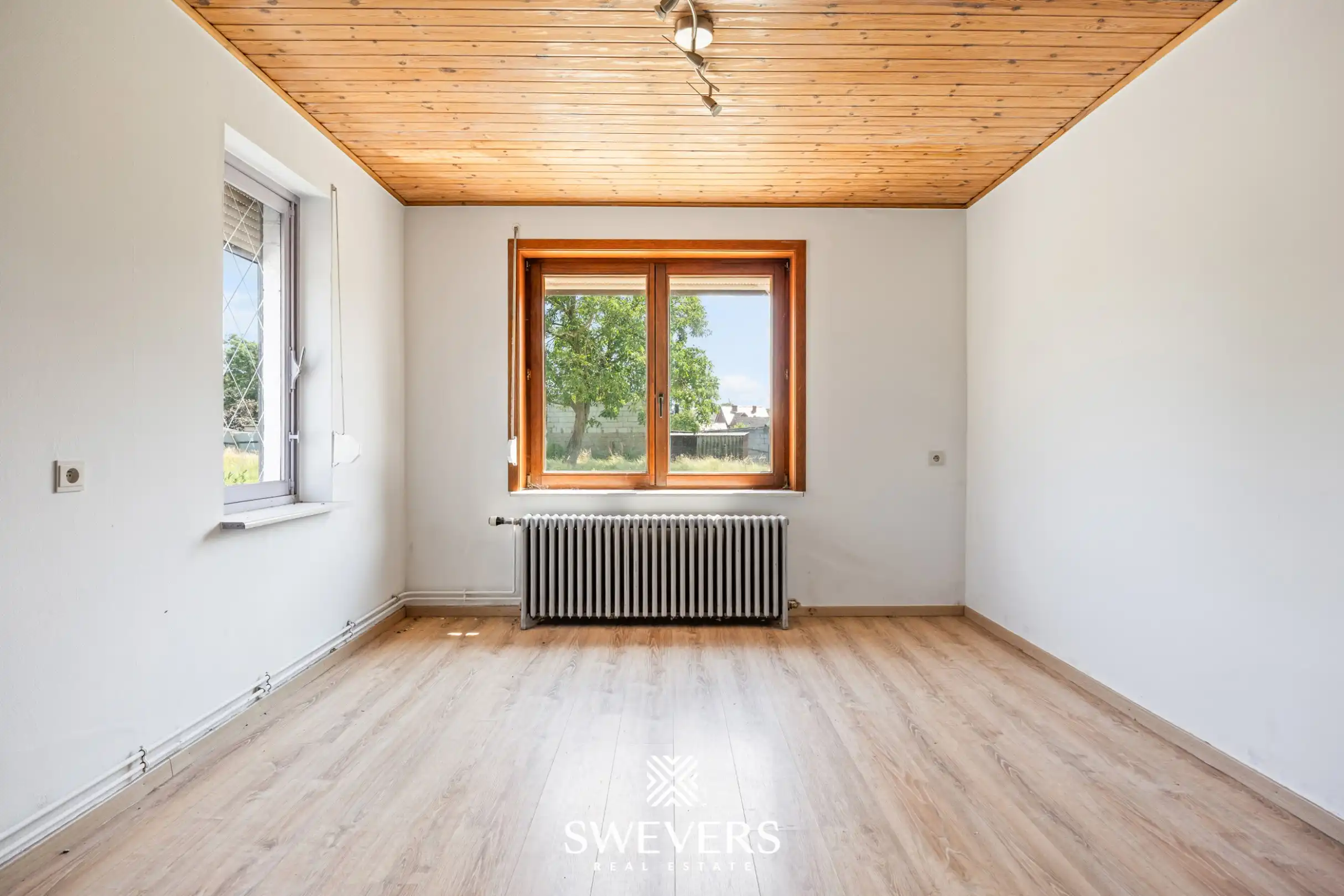 Vrijstaande woning met groot perceel en enorm renovatiepotentieel in Herk-de-Stad foto 27