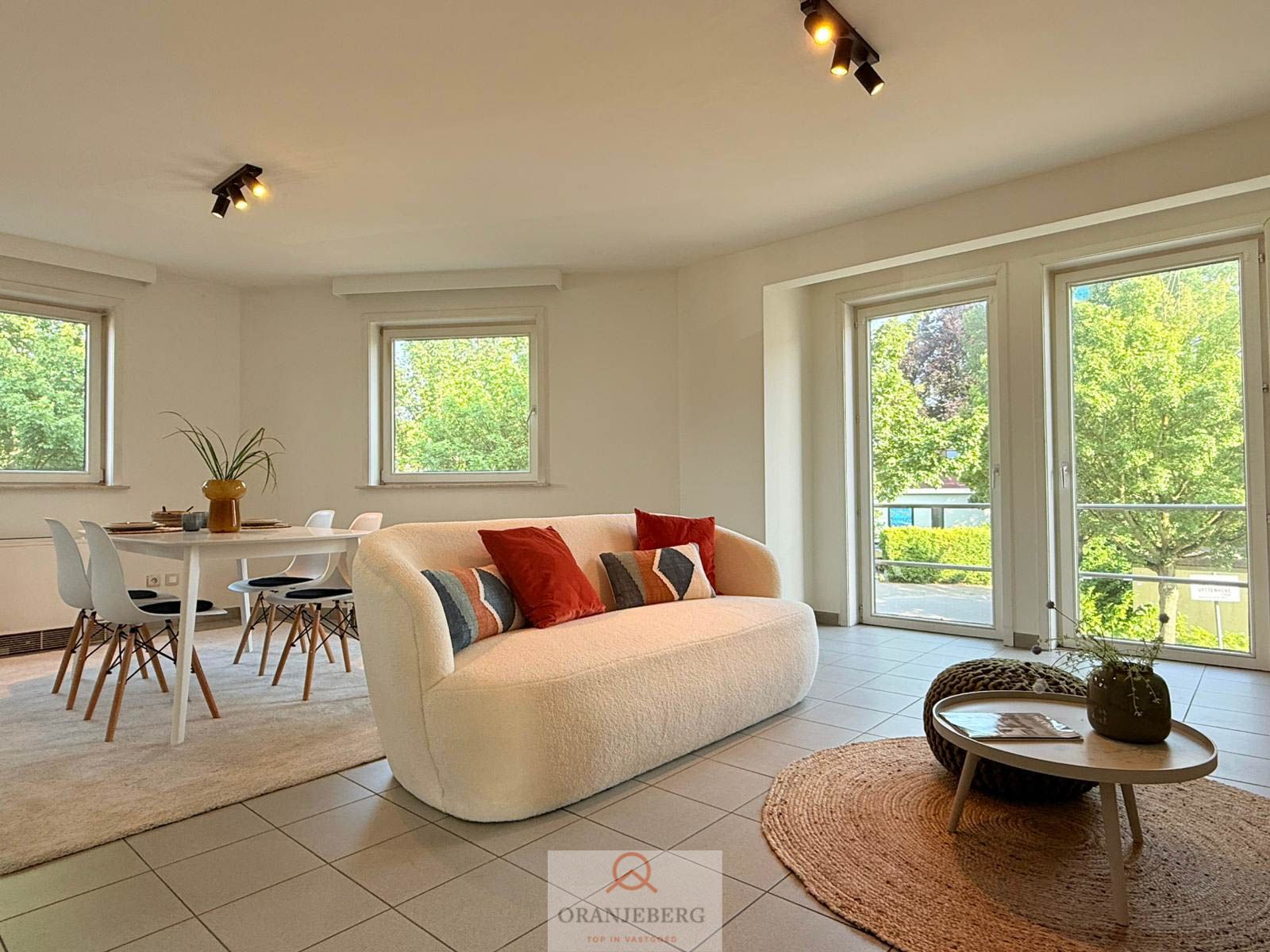 Lichtrijk 2 slpk- appartement Sint-Amandsberg! foto {{pictureIndex}}