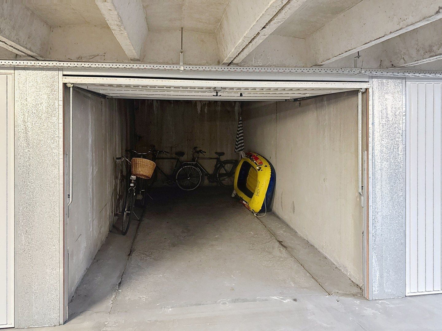 Ruime garagebox op een absolute topligging te Duinbergen foto 2