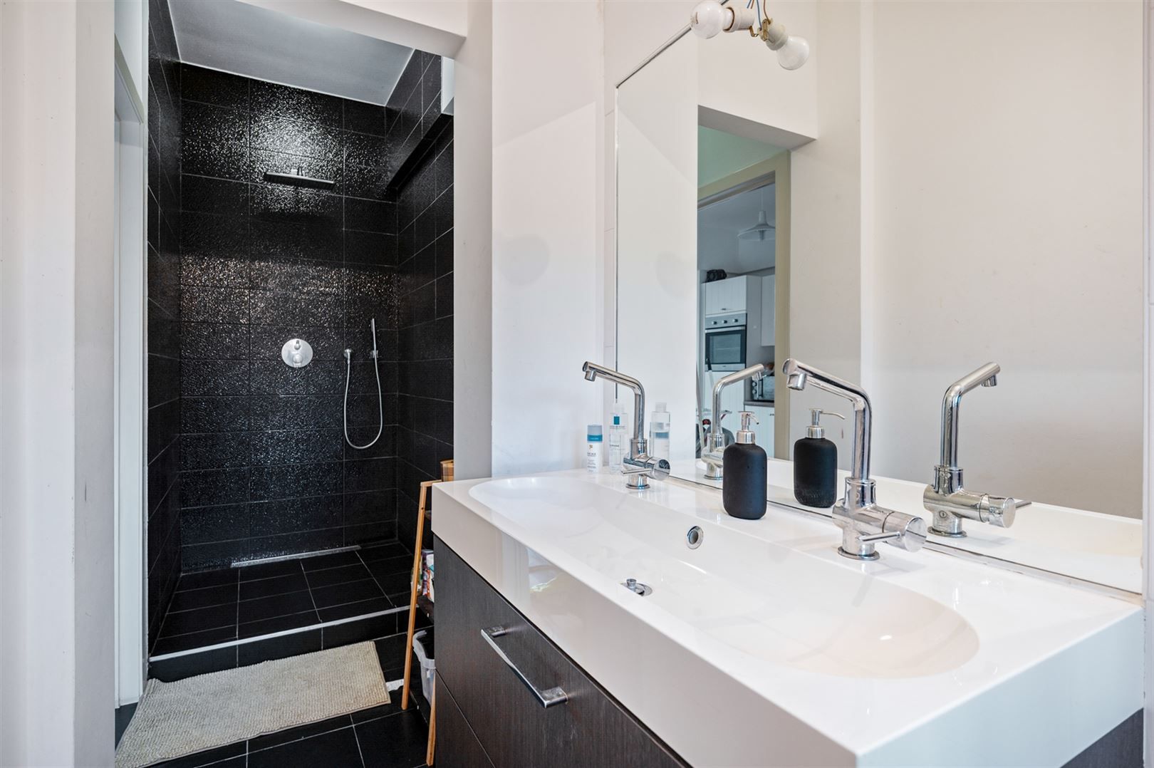 Centraal gelegen appartement ca. 65m2 met één slaapkamer  foto 12