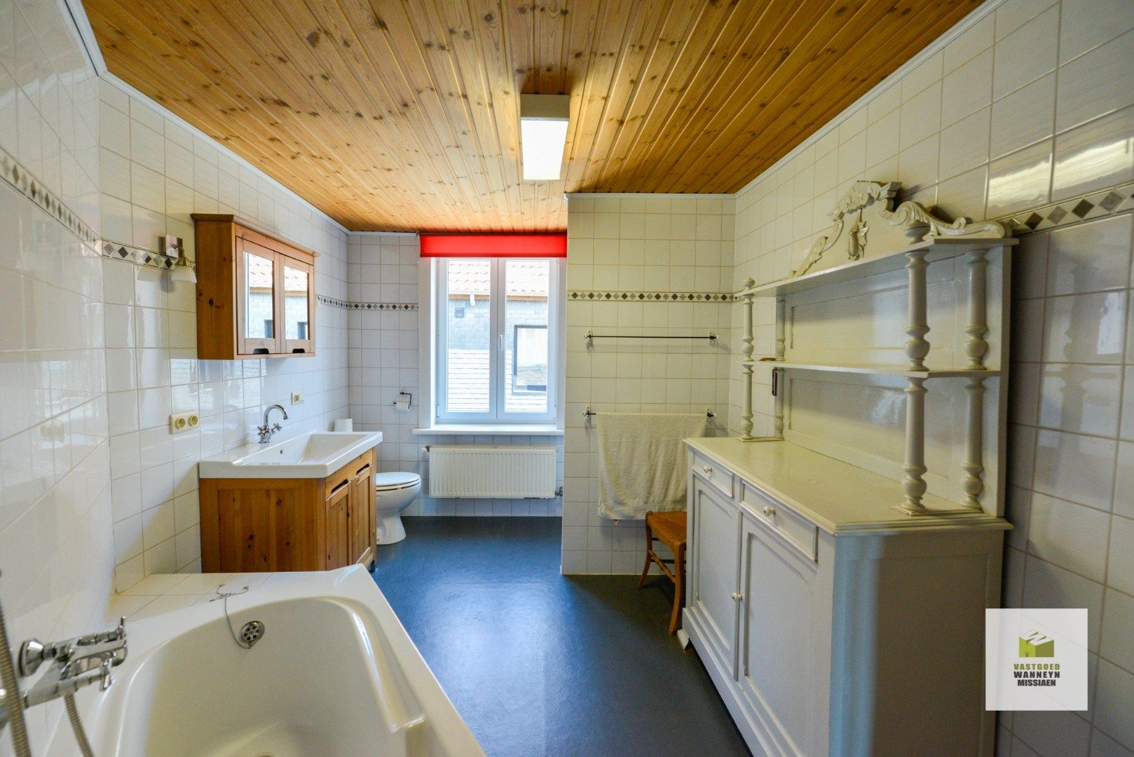 Starterswoning met 3 slaapkamers en knusse stadstuin met fietsenberging. foto 19
