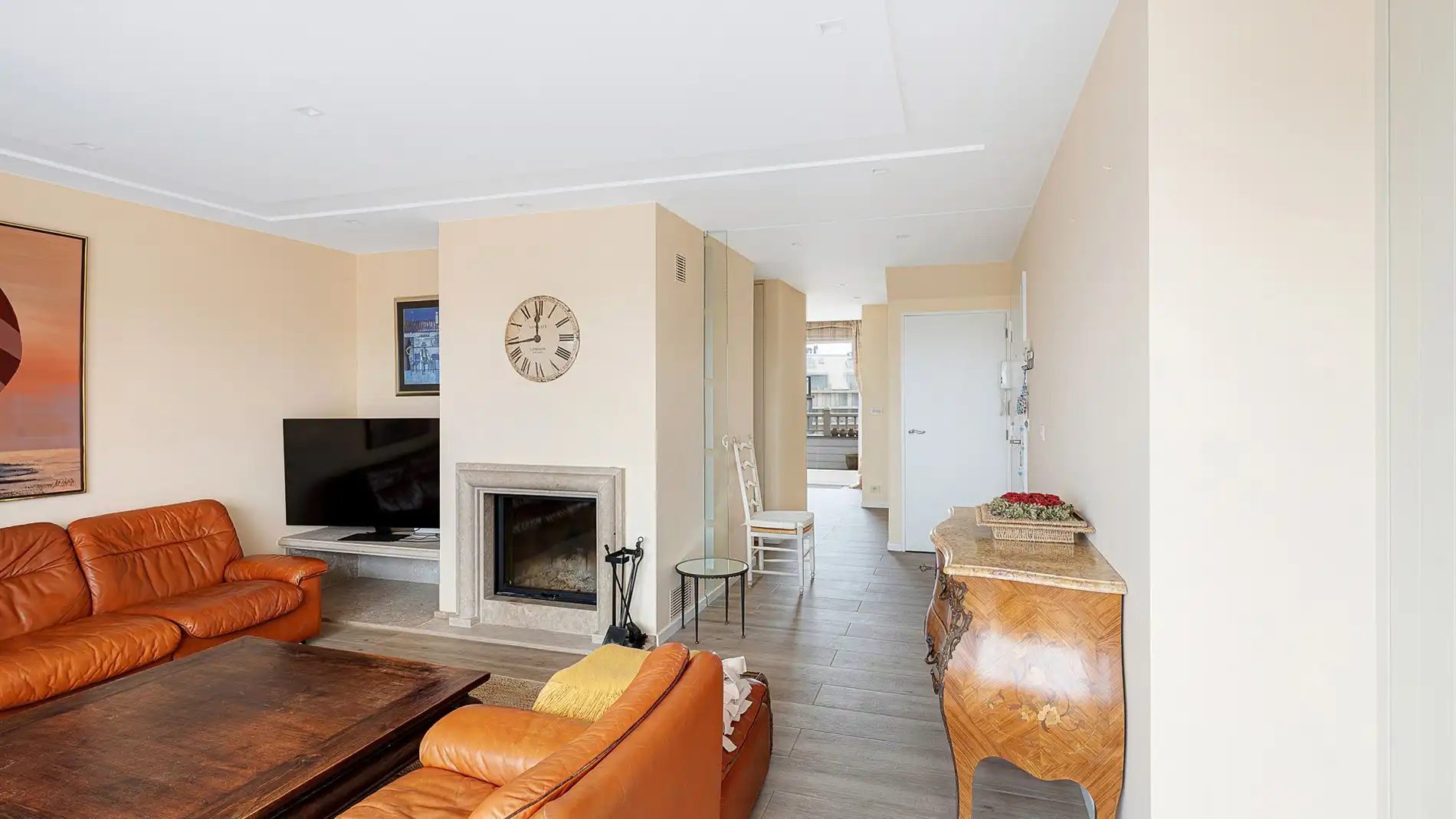 Ruim, zongericht dakappartement op toplocatie te koop foto 9