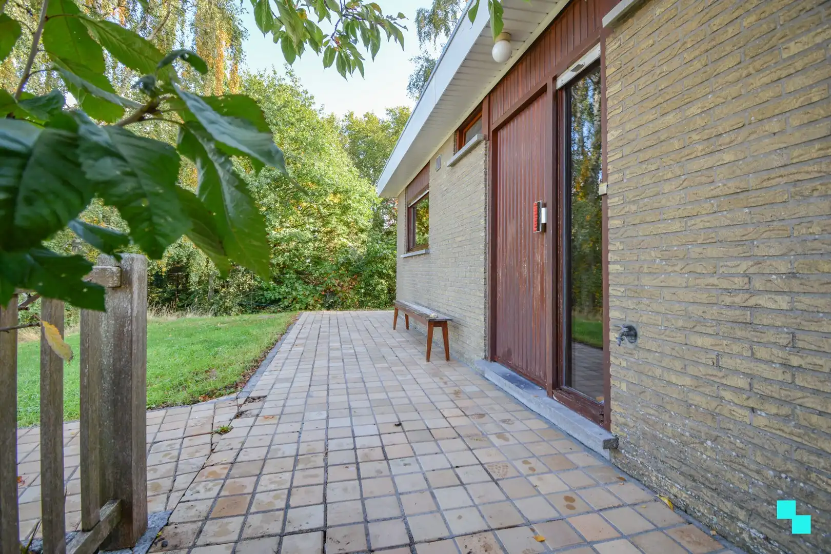 Aantrekkelijke, te renoveren woning op 11.575 m² te Roeselare foto 9