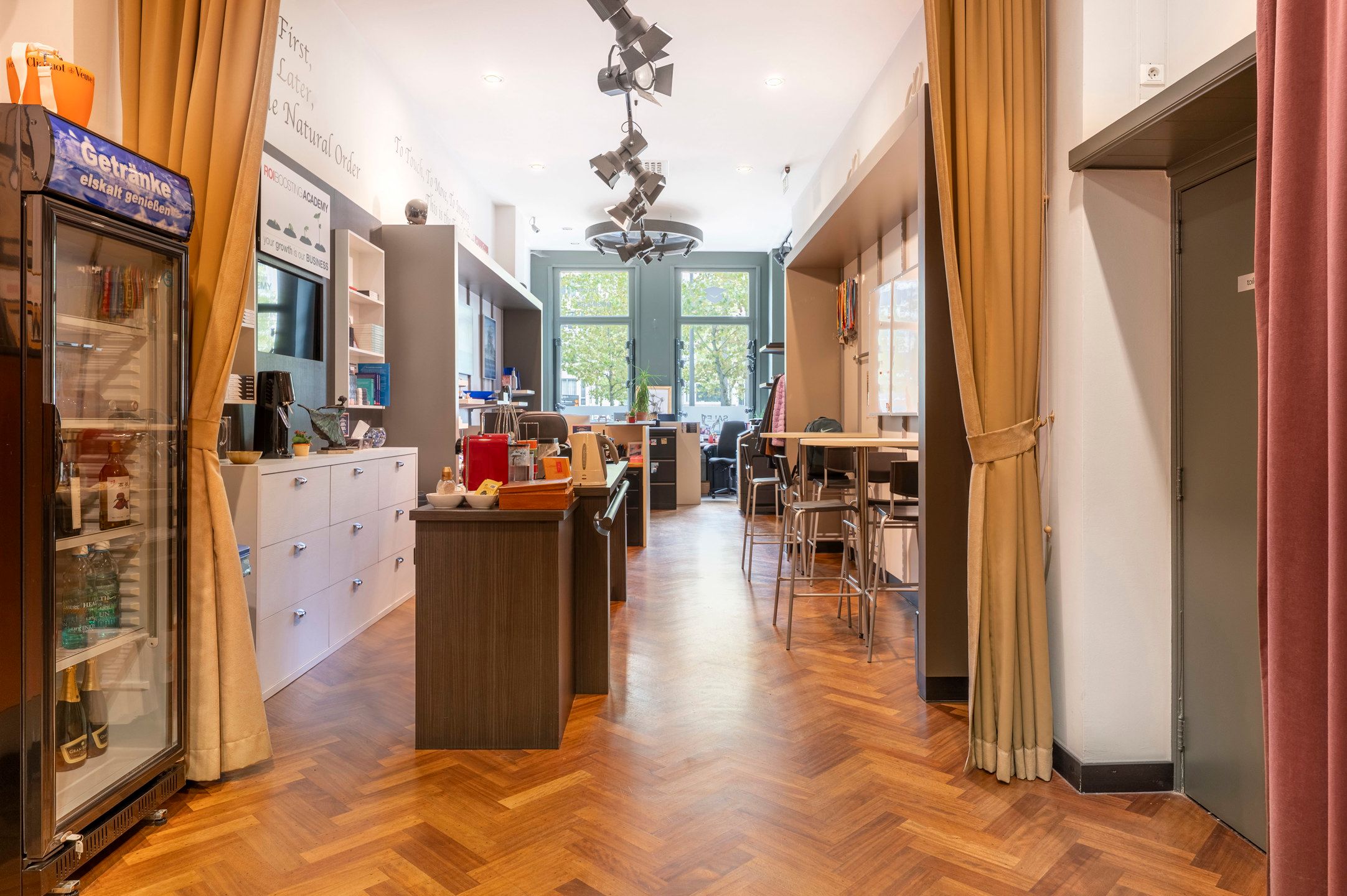 ANTWERPEN CENTRUM - Herenhuis met parking. foto 6