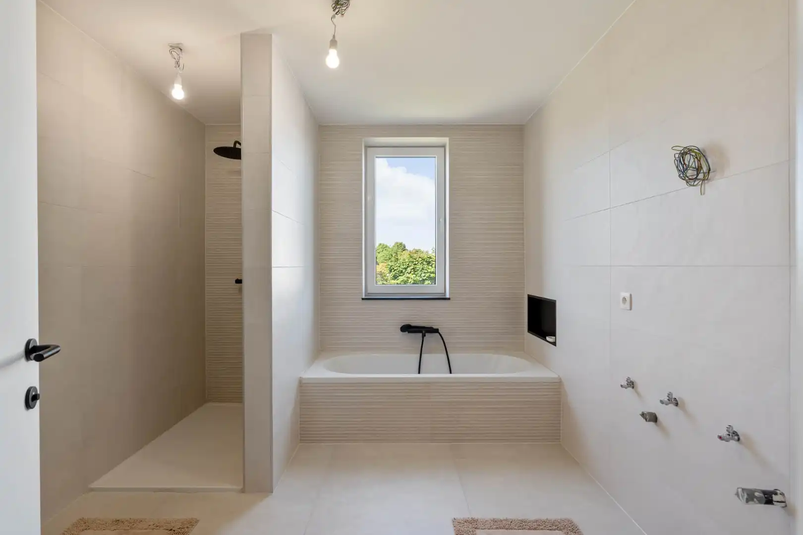 Moderne nieuwbouwwoning, 5 slpk, op een perceel van 4a31ca. foto 17
