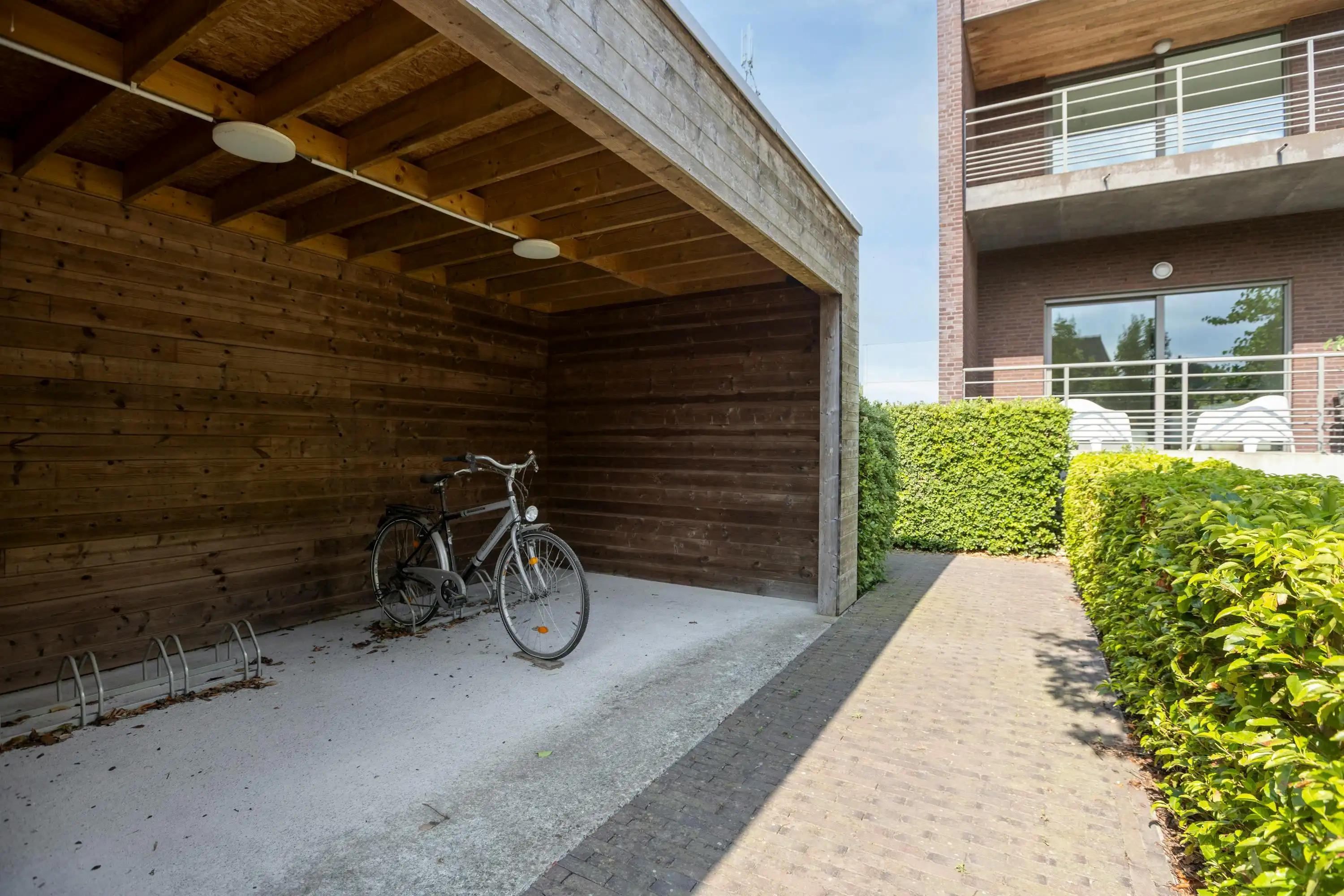 Instapklaar éénslaapkamerappartement met terras in Moorslede foto 11