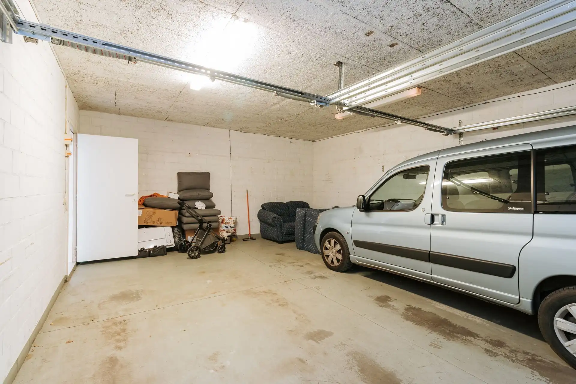 Twee slaapkamer appartement met terras en autostaanplaats foto 14