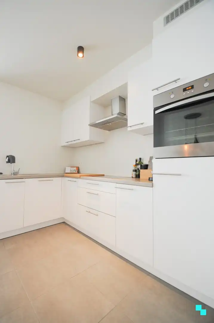 Zeer ruim appartement centraal in Izegem foto 6
