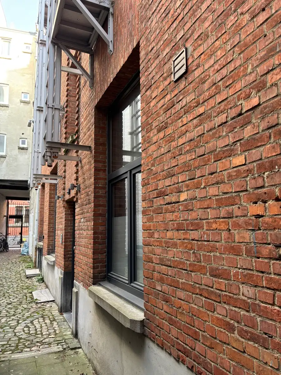 Gerenoveerd studentengebouw met zes studio's foto 9