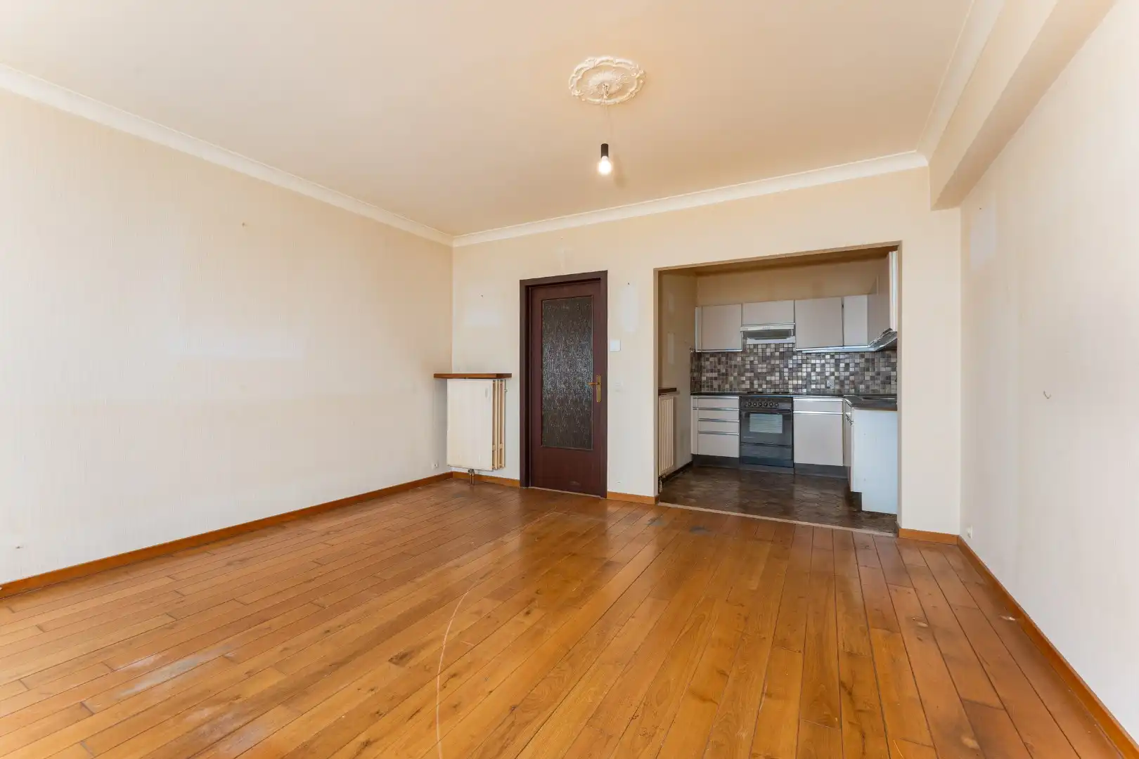 Te renoveren 2 slaapkamer appartement foto 8