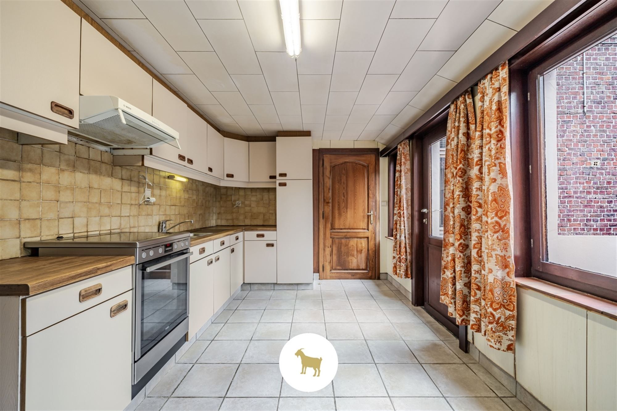 Ruime DORPSWONING met SCHUUR, BIJGEBOUW, BINNENKOER, TUIN & 4 (tot 5) SLAAPKAMERS, op een PERCEEL grond van ca. 920m² foto 18
