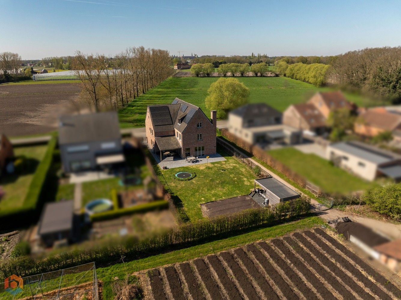 Exclusieve en energiezuinige villa met 5 slpkrs en tuin nabij centrum Putte foto {{pictureIndex}}
